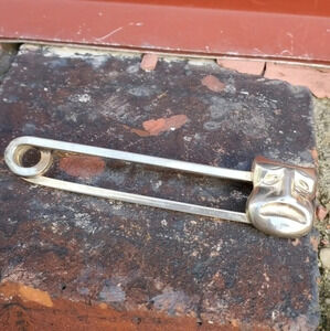 Sterling‎ theater mask pin